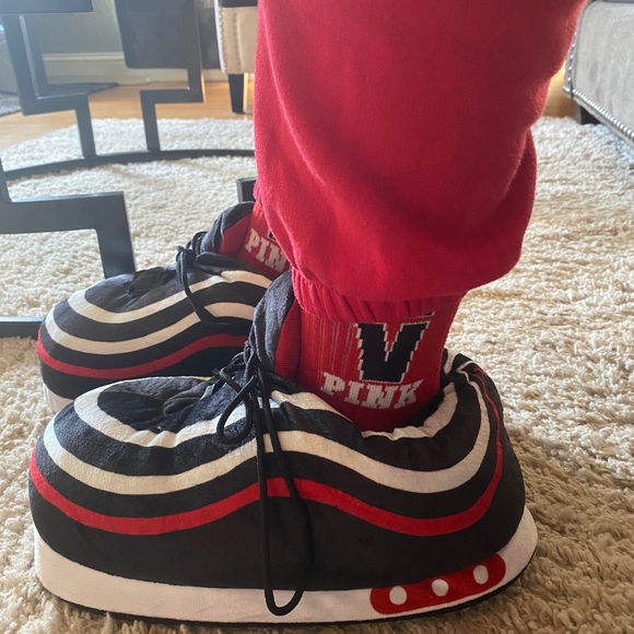 Sneaker slippers. - Picture 5 of 5